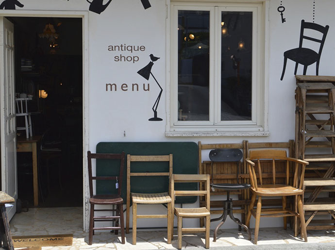イギリス＆フランスのアンティーク家具と雑貨がそろう店「antique shop menu」